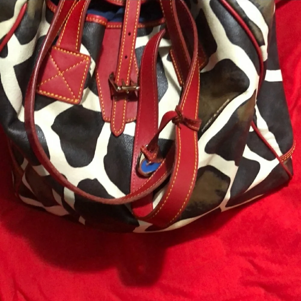 Dooney & Bourke Giraffe and Red Large Tote - Picture 6 of 14